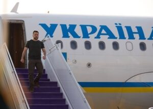 Зеленський прибув до Великої Британії