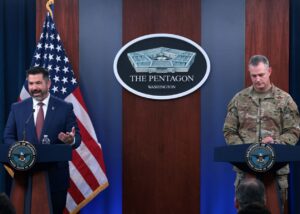 США пояснили, чому призупинили поставки зброї Україні