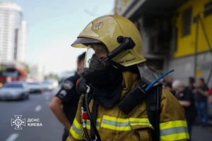 На Оболоні сталося займання у одному з торгово-розважальних центрів (фото)