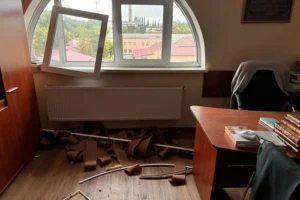 Росіяни пошкодили Ісламський культурний центр та мечеть в Києві (фото)