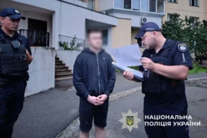 На Троєщині 19-річний водій вистрілив у чоловіка через зауваження щодо паркування авто