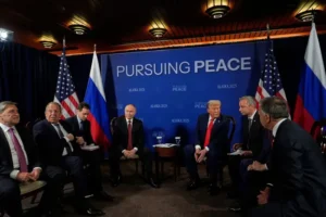 Хто бере участь у зустрічі Трампа й Путіна: повний перелік