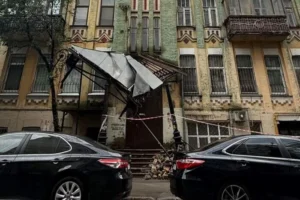Буревій пошкодив пам’ятку архітектури на Лук’янівці (фото)