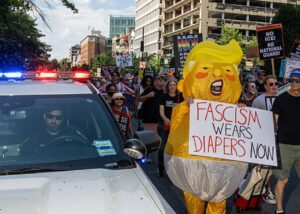 США охопили масові акції проти політики Трампа