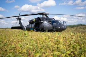 Чеські волонтери придбали для України бойовий вертоліт (фото)