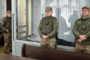 Обвинувачений у справі Фаріон приліг в залі суду (фото)