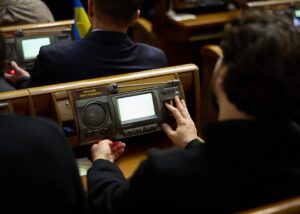 В Україні продовжили воєнний стан і мобілізацію