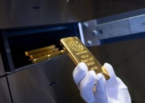 Ціни на золото впали нижче 4000 доларів за унцію