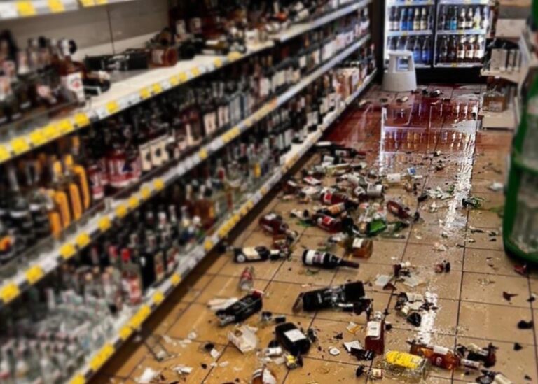 Киянин розгромив алкогольний відділ у магазині