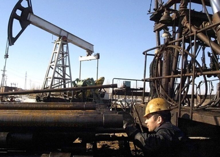 Нафтогазові доходи РФ можуть знизитись на 35% – ЗМІ