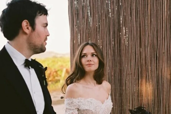 «Я вийшла заміж за найкращого друга»: донька Антоніо Бандераса вперше показала весільні фото