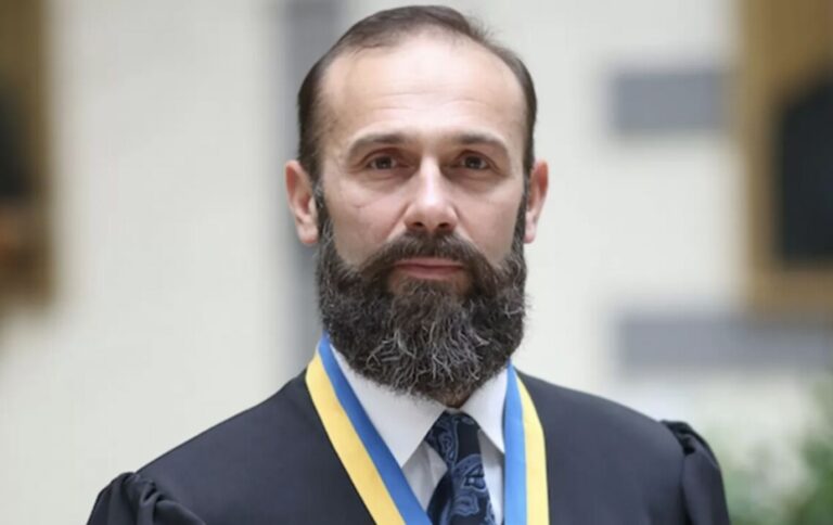 Хабарництво, незаконне збагачення та злочинна організація: нові підозри ексзаступнику голови Вищого господарського суду Артуру Ємельянову