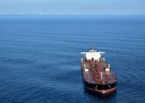 Рекордний обсяг російської нафти "застряг" у морі через санкції США