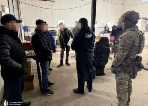 Відправляли підлеглих працювати на СТО: посадовцям в/ч оголосили підозру