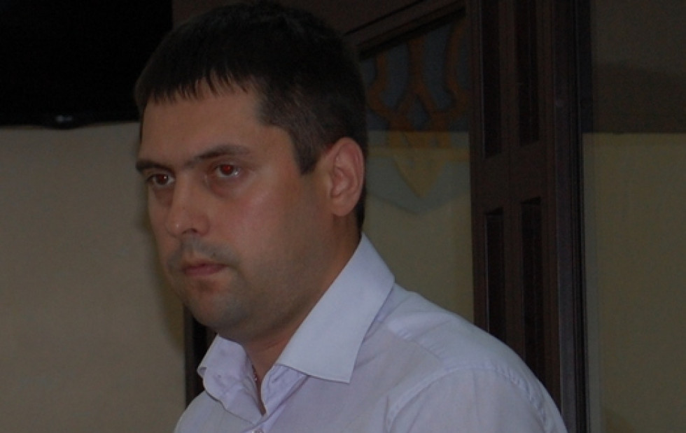 Суддя Житомирського окружного адмінсуду Дмитро Леміщак через місяць після призначення купив електрокар за 1,1 млн грн. Батько — головний казначей Волині Михайло Леміщак, якого вважають одним із найбагатших чиновників регіону