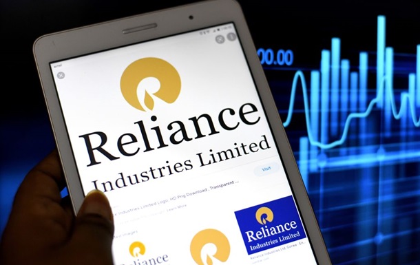 Санкцій Трампа вже не бояться: Найбільший НПЗ Індії відновив імпорт нафти з Росії. Танкери з 2 млн барелів Urals поспішають на розвантаження, - ЗМІ