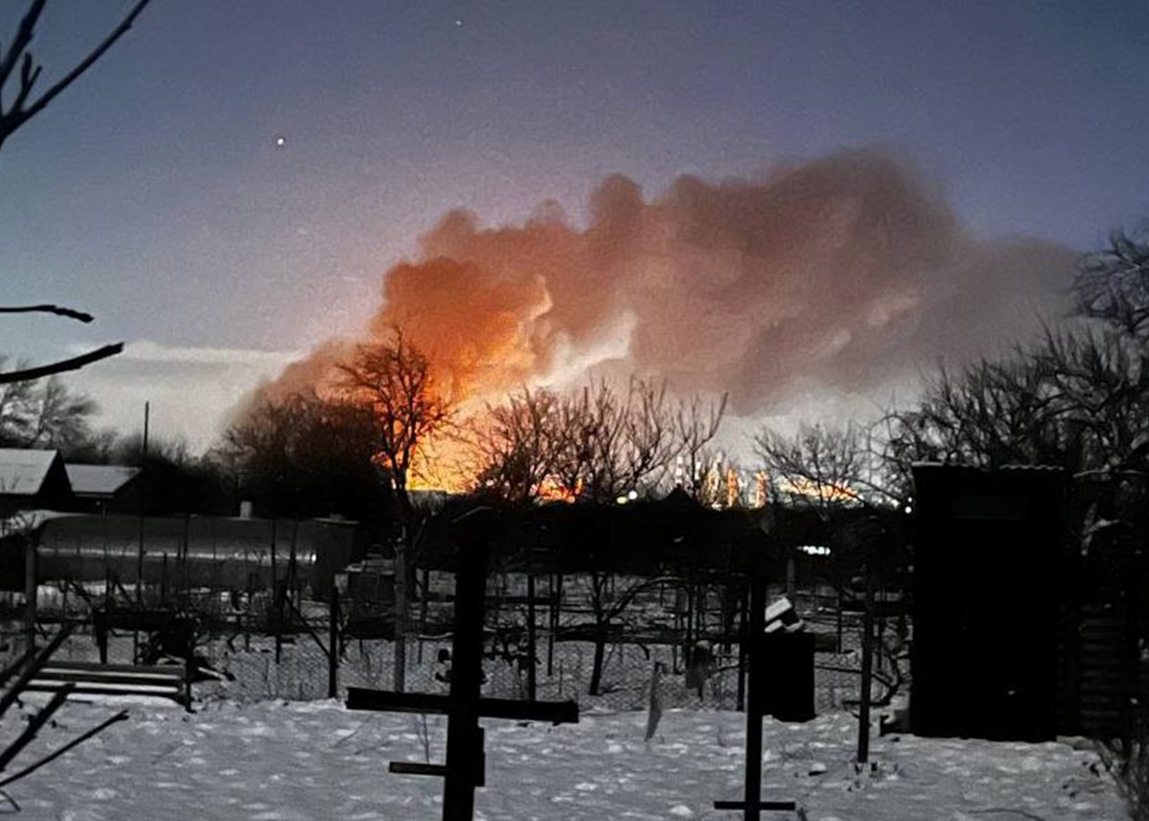 Перший пішов: РФ починає рік з палаючим НПЗ