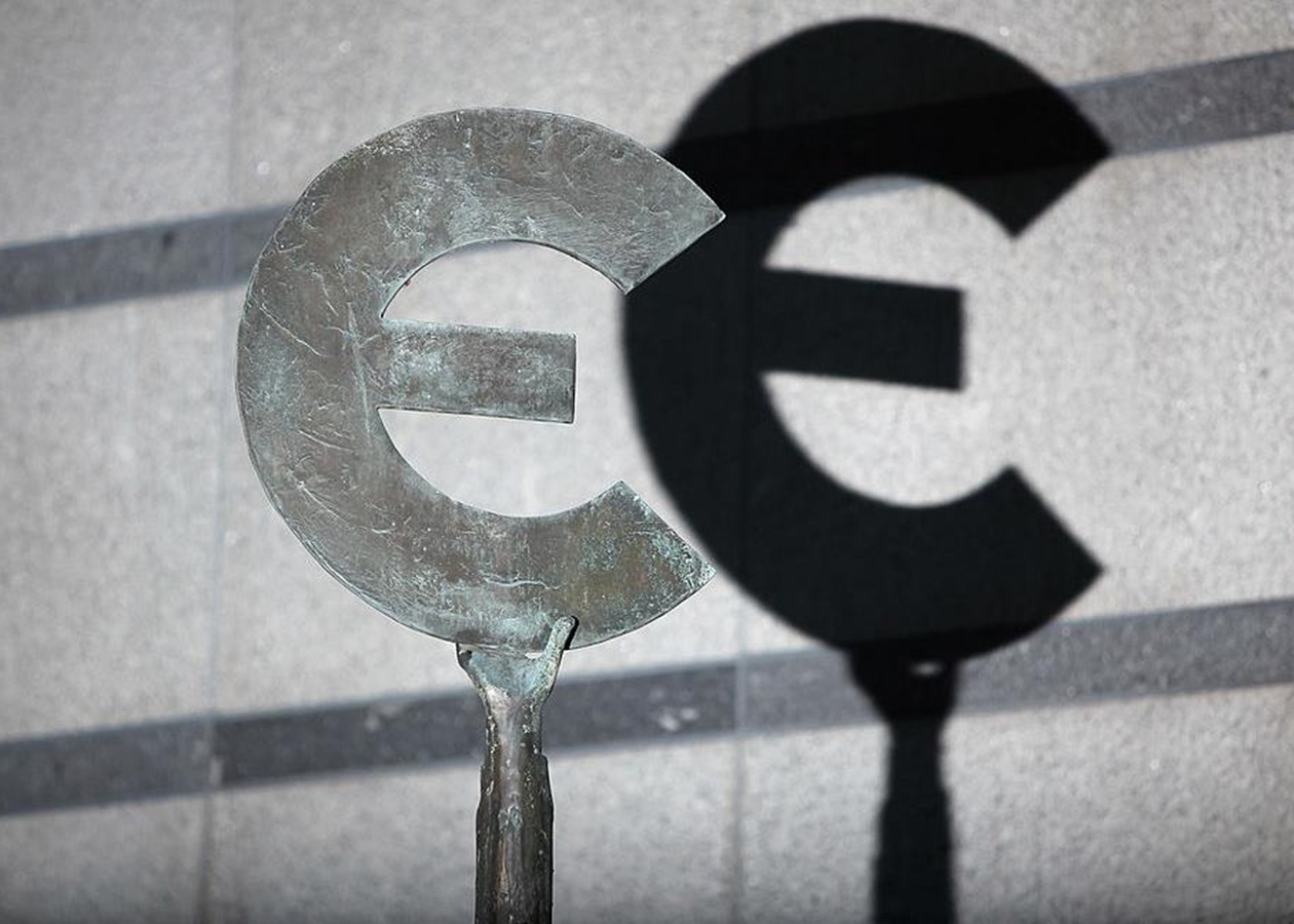 Нацбанк знову встановив рекордний курс євро