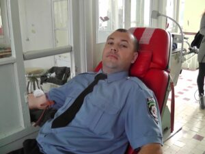 Керівник поліції охорони Кіровоградщини Володимир Величко: квартира 143 м² за 60 тис. грн та суттєво занижені ціни на авто