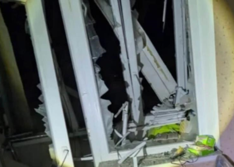 Росія вдарила по багатоповерхівкам у Сумах