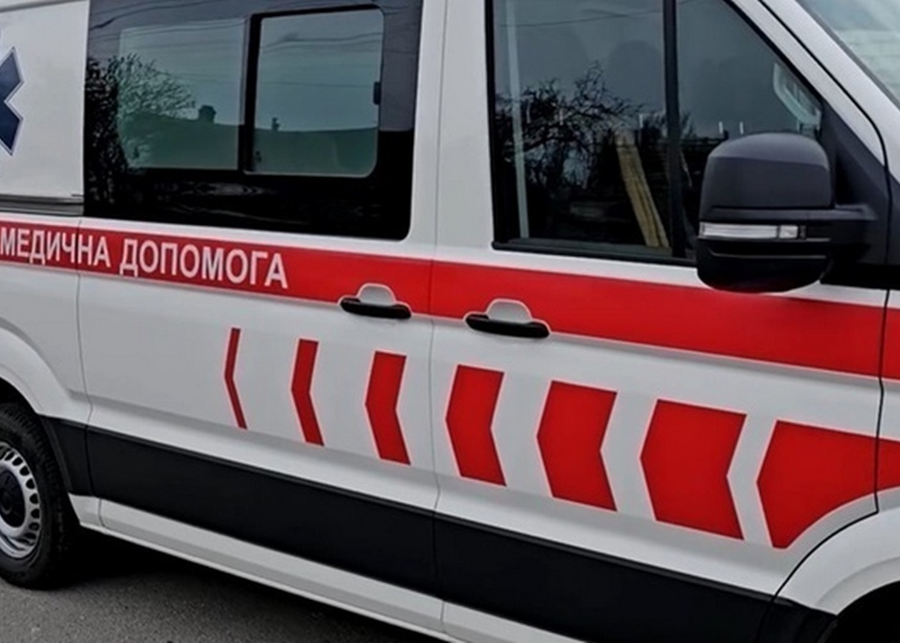 Росіяни вдарили по Херсону, є поранені серед цивільних