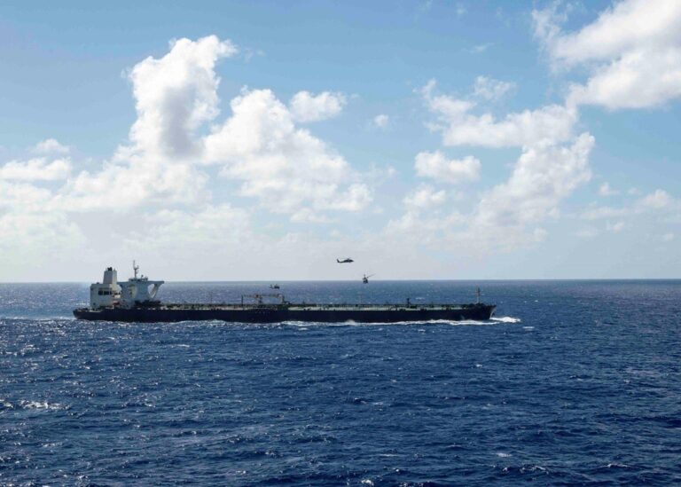 США затримали підсанкційний танкер