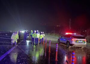 У Туреччині винищувач F-16 впав на трасу: пілот загинув