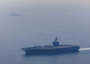 Іран заявив про атаку на авіаносець США