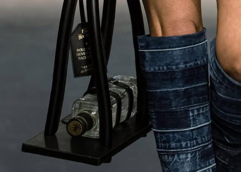 В Україні випустили сумку-тримач для алкоголю