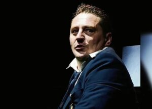 Актор Довженко заявив про фінансові труднощі