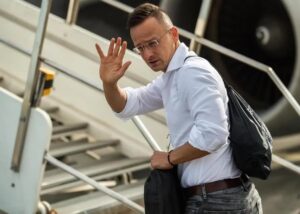 Угорські літаки вивозили готівку та коштовності з Росії – ЗМІ