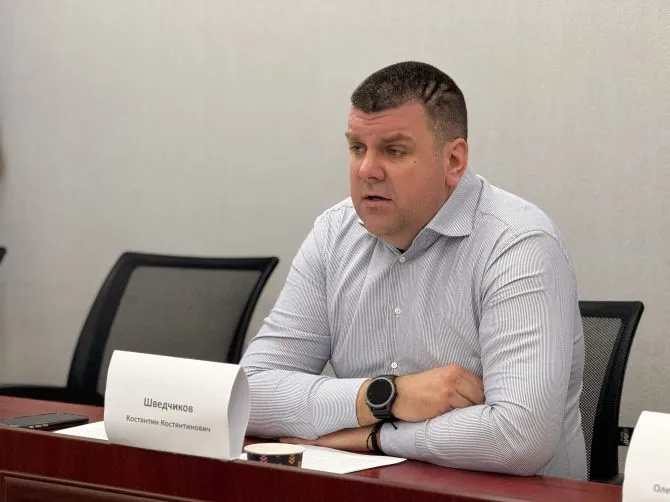 Начальник Бучанської прокуратури Костянтин Шведчиков орендує квартиру в скандального експрокурора Невзорова та тримає 250 тис. доларів готівкою