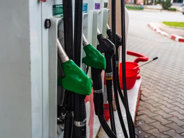 Влада ввела обмеження на продаж: На Далекому Сході Росії виник дефіцит бензину