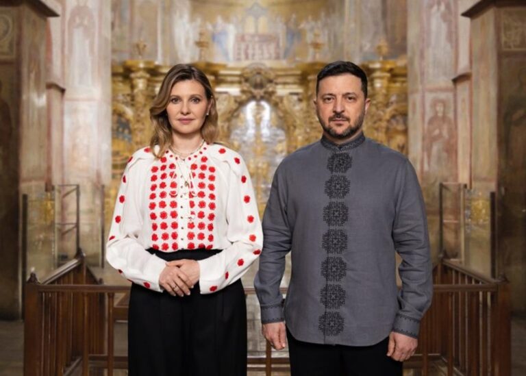 Зеленські привітали українців з Великоднем