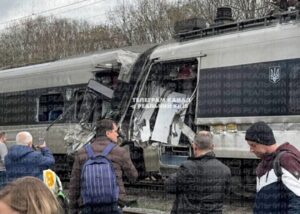 В Укрзалізниці назвали винного в аварії поїзда Інтерсіті+: