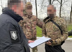 На Харківщині затримали дезертира, який продавав зброю з фронту