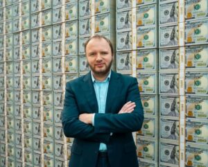 Бізнесмен Тарас Плешков співпрацює з людьми зрадника Медведчука і заробляє мільярди на державних тендерах для військових