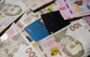 Українці можуть “купити пенсію”: Ось скільки доведеться заплатити за місяць