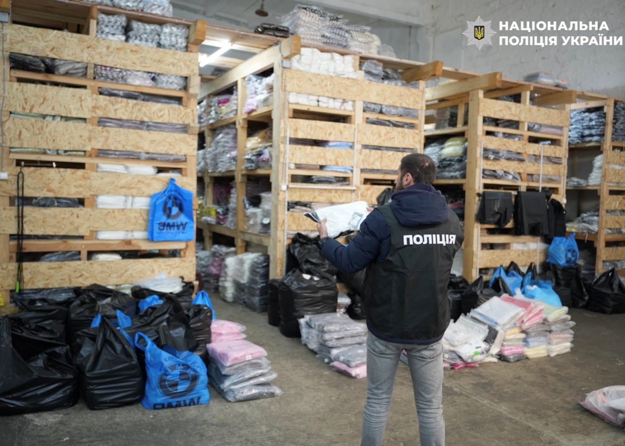 Гуманітарку з Туреччини продавали на 7 км в Одесі