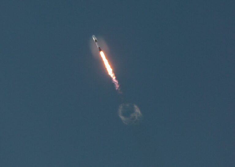 SpaceX запустила новий супутник-шпигун