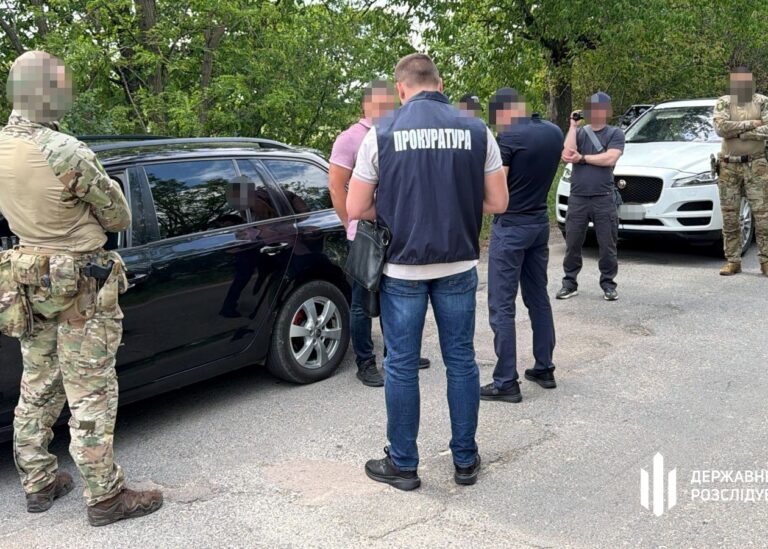 На Закарпатті адвокат вимагав $9 тисяч за закриття справи СЗЧ
