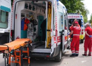 Росіяни вдарили по Запоріжжю: троє травмованих, горять авто