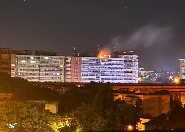 БПЛА влучив у багатоповерхівку в Румунії