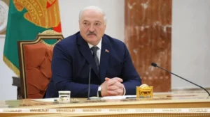 Лукашенко запевнив США, що нападу на Україну чи країни НАТО з боку Білорусі не буде. Джерела