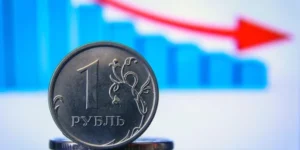 Криза набирає обертів: Кремль повертає пенсіонерів на роботу для “спасіння економіки РФ”