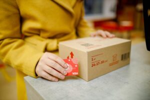 За посилки з України в ЄС доведеться доплачувати:  Ось як подорожчає послуга