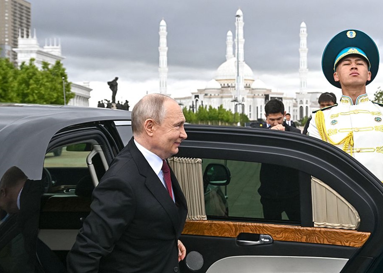 СюжетКулемет і повітряне прикриття. Новий кортеж Путіна
