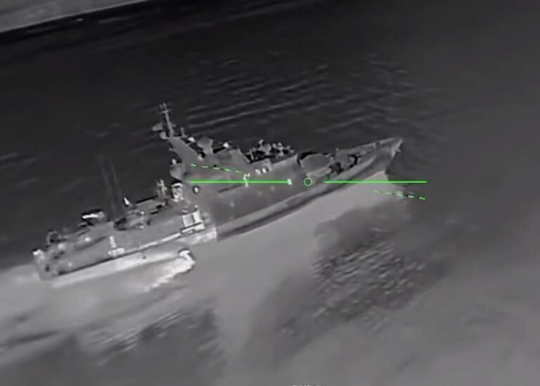СБС уразили сторожовий корабель росіян в Криму