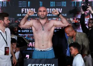 Російський ексчемпіон заявив про бажання провести поєдинок з Усиком