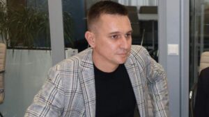 «Сліпі плями» в документах мера Вознесенська: Євген Величко задекларував флот вантажівок без вказання вартості та велику готівку